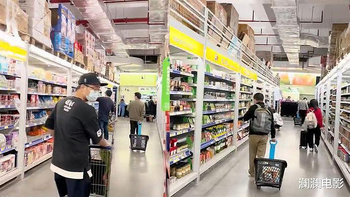 上海一女子小区解封外出购物，看到超市商品后，既幸福又苦恼（组图） - 2