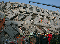 长沙自建房倒塌53人遇难，大多是医学院学生，他们的朋友圈我不敢看（组图）