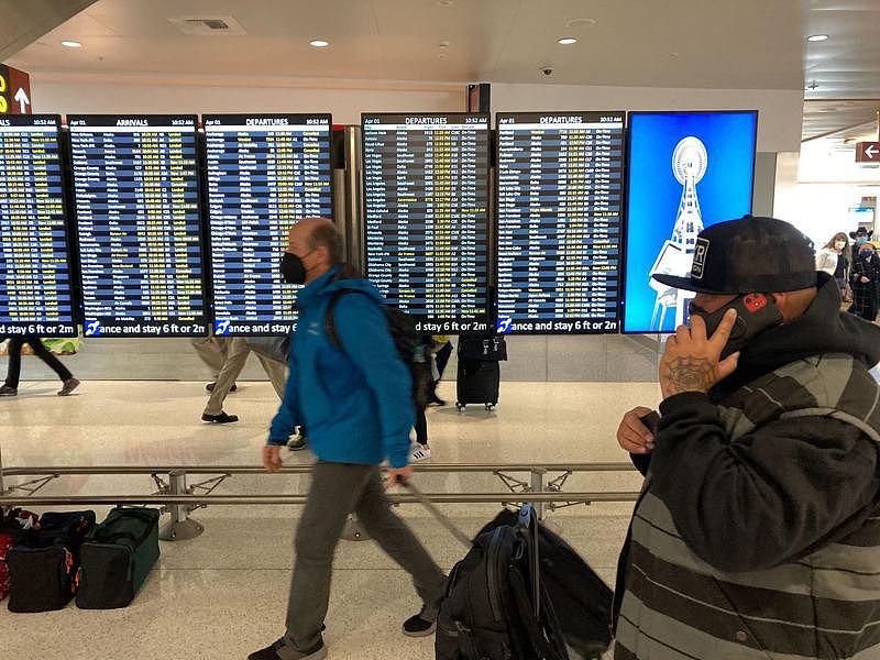 西雅图前往上海的航班被取消，加重了机票短缺。（美联社）