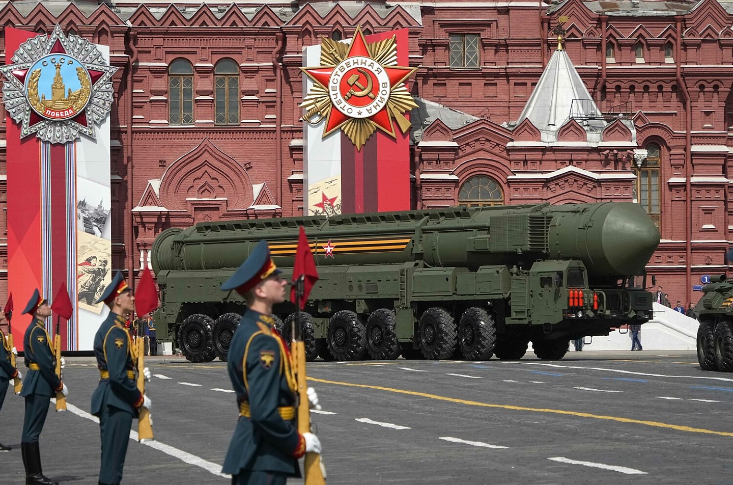 俄罗斯于7日的「胜利日」阅兵典礼彩排中，出现RS－24洲际弹道飞弹（RS－24 Yars）。 图：达志影像／美联社