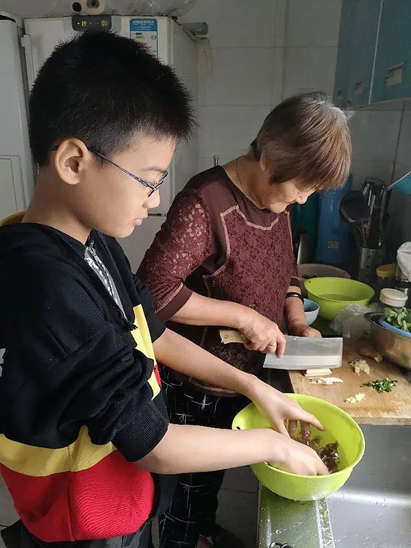 上海发布中小学居家劳动指导手册：初中生完成“四菜一汤”（组图） - 3