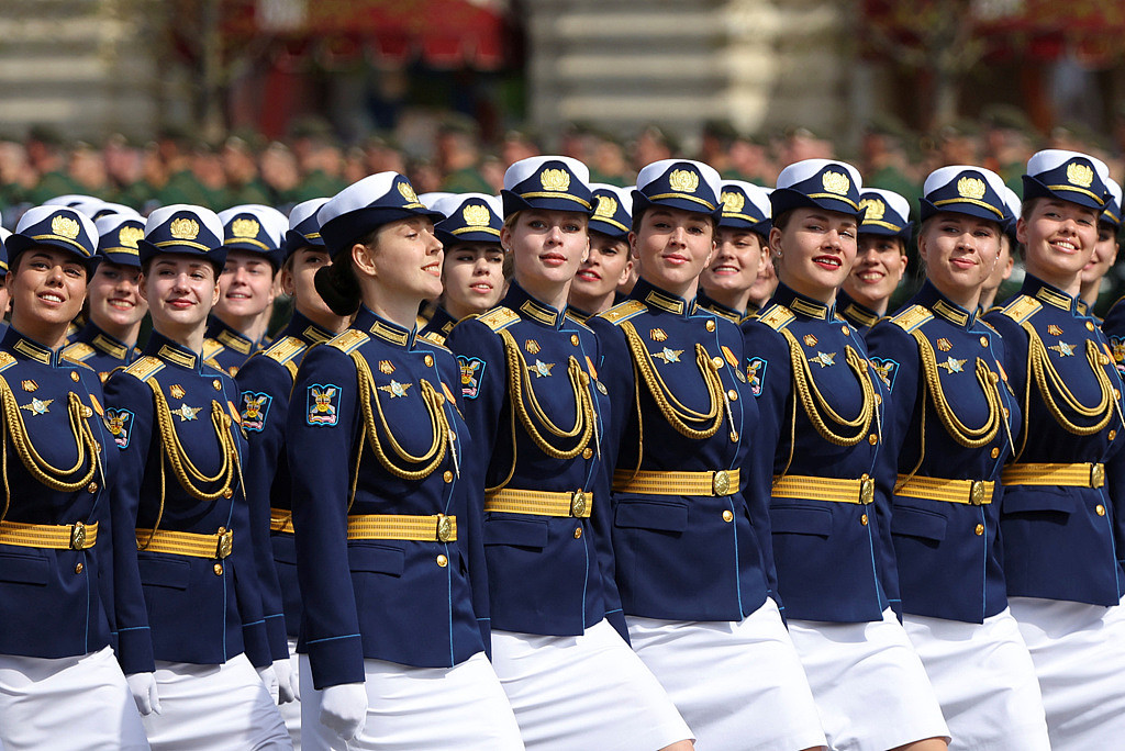 俄罗斯红场阅兵的女兵方阵一向是国际媒体瞩目的焦点。 （图／路透）
