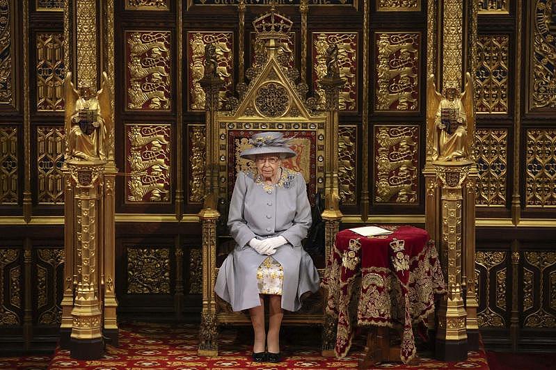 白金汉宫表示，伊丽莎白二世女王将不会出席10日举行的国会开议大典。这是女王59年来首度缺席，也是登基以来第三次缺席。美联社数据照片
