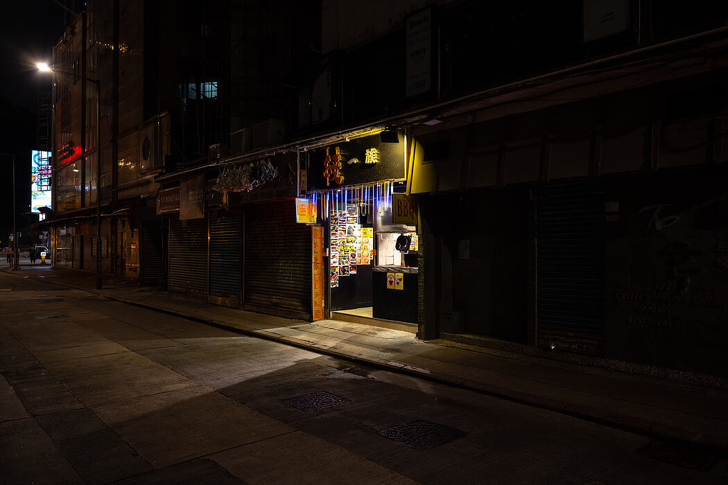香港的餐馆受到疫情限制的影响尤其严重。