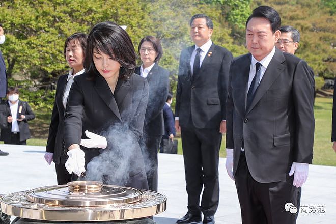 50岁新韩国第一夫人火了！40岁嫁未来总统，上位之路比韩剧抓马（组图） - 8