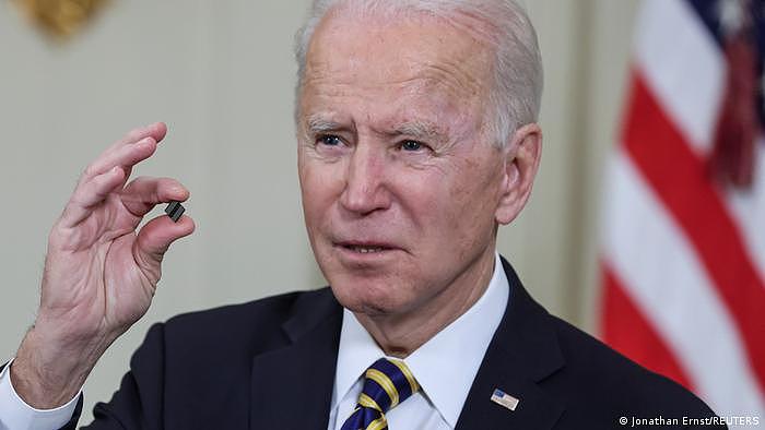 USA Washington | Joe Biden unterschreibt Dekret um die Versorgung von Semiconductor Chips zu verbessern