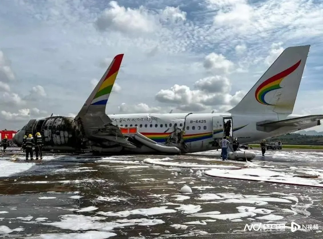 中国西藏航空公司的一架飞机于重庆江北国际机场起飞时，偏出跑道起火，造成36人受伤。 图：翻摄自新华社
