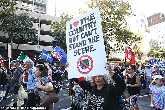 悉尼爆发反疫苗游行，千名抗议者涌上街头，呼吁民众不要支持两大政党（组图） - 4