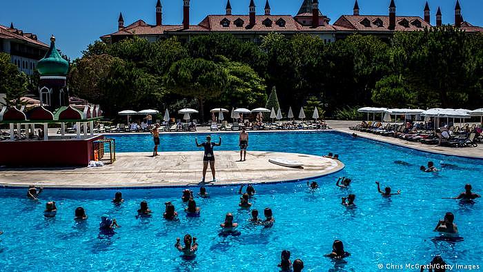 欢迎俄罗斯游客：安塔利亚（ Antalya ）一家仿克里姆林宫酒店（2016年的资料图片）