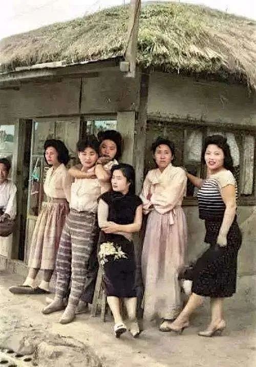 生活在美军基地附近的韩国妇女