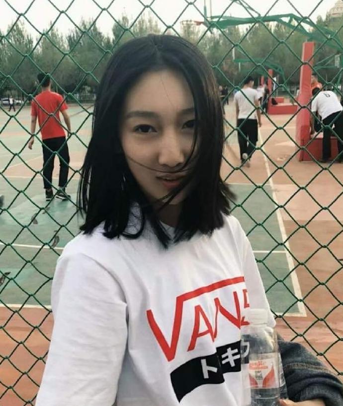 都美竹大方承认整容后，业内博主评价：把19岁的脸整成了39岁（组图） - 18