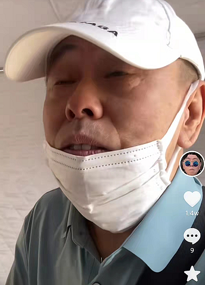 64岁潘长江在小区内做核酸检测，衣服上满是线头太朴素，连连咳嗽惹担忧（组图） - 3