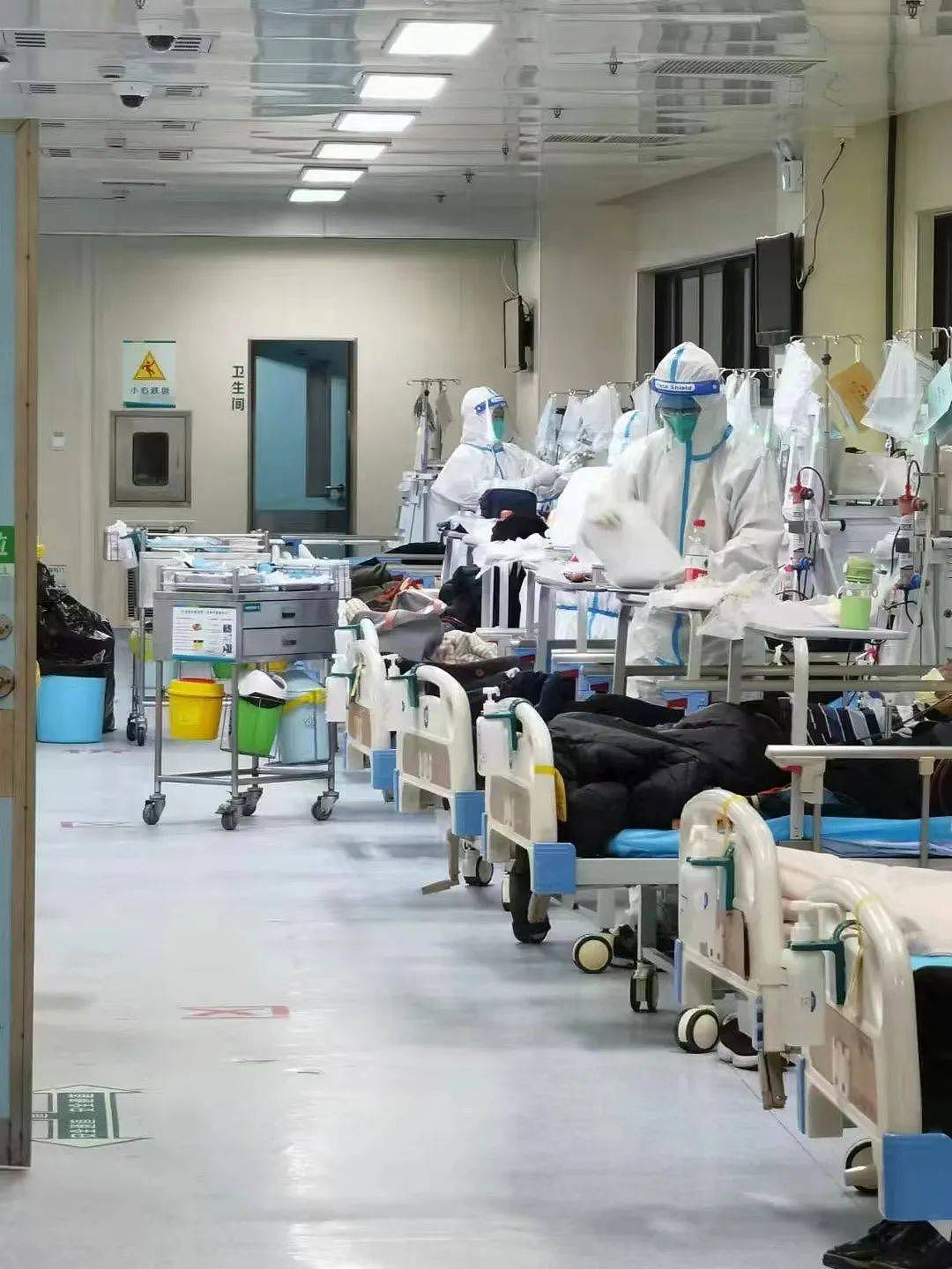 上海疫情中的血透病房：比起得新冠，病人更怕不能透析（组图） - 9