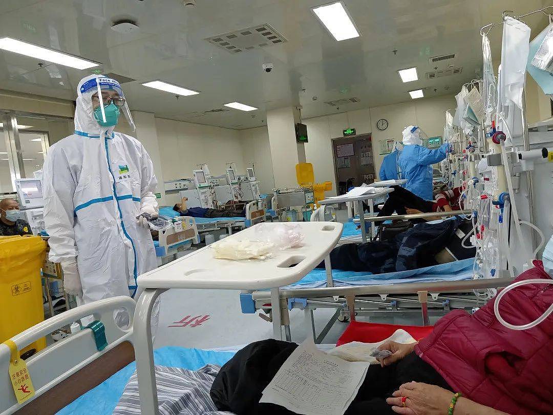 上海疫情中的血透病房：比起得新冠，病人更怕不能透析（组图） - 3