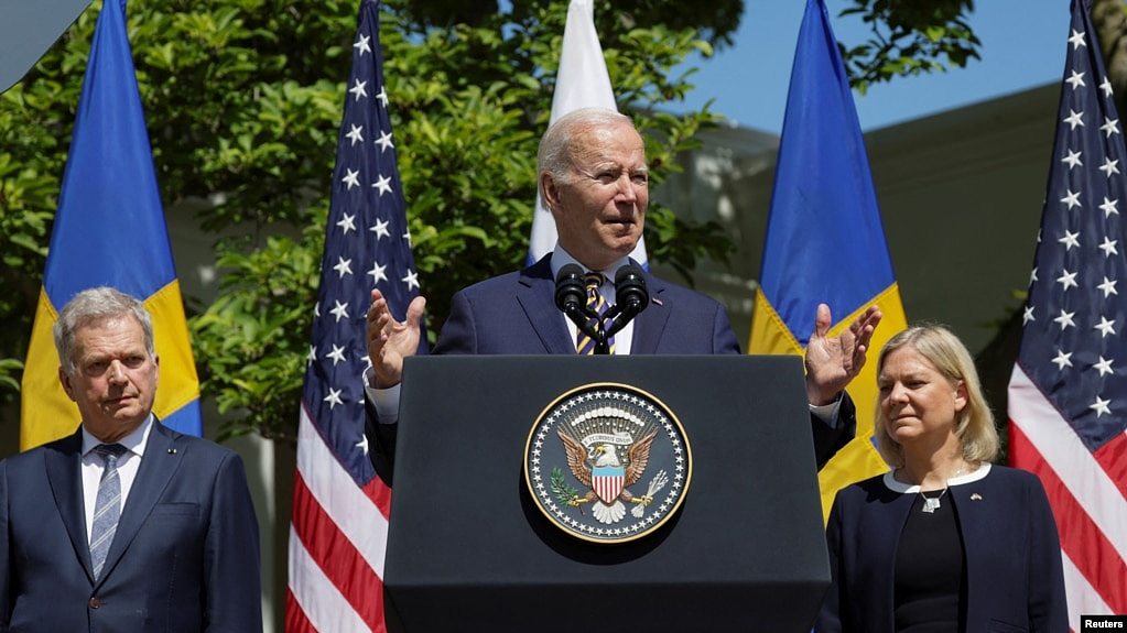 美国总统拜登与瑞典首相安德松和芬兰总统尼尼斯托在白宫举行记者会（2022年5月19日）