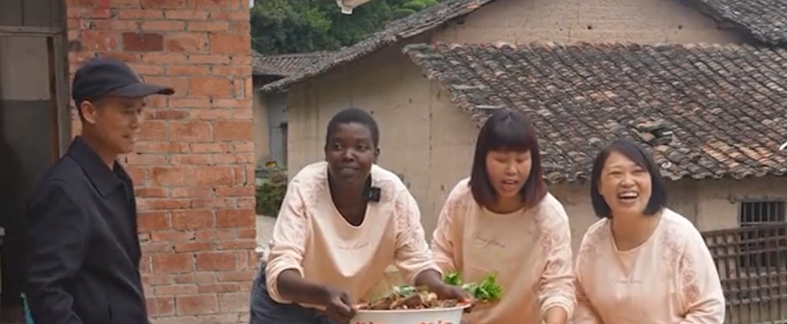 非洲洋媳妇Rose远嫁中国，用10级中文教做菜，却被质疑是骗过来的