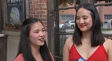 中国女孩从小被美国人领养，19年后竟在美国找到亲姐姐（组图）