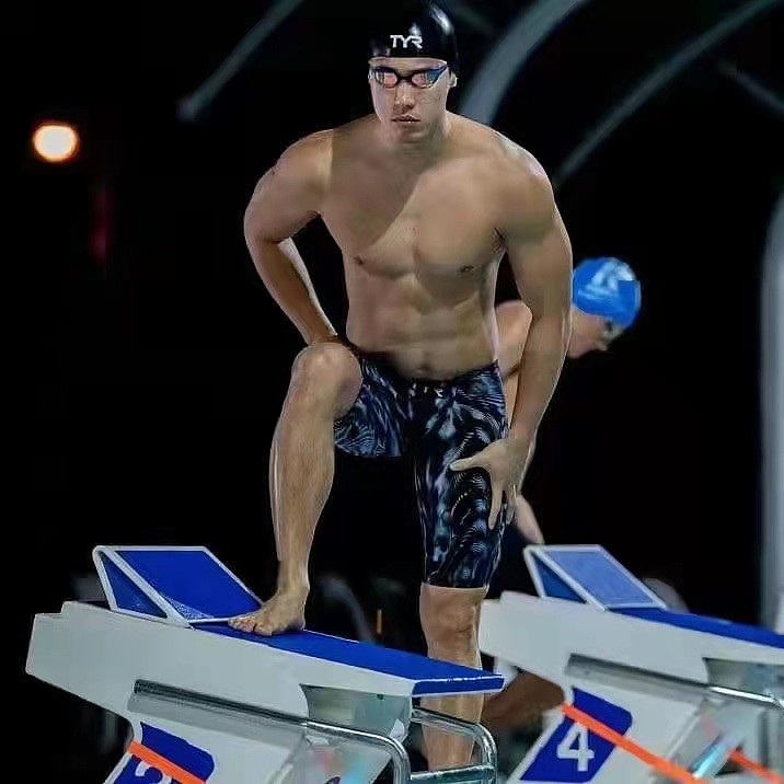 百米48.55秒创纪录，华裔泳将杨旭成澳洲游泳新星（视频/组图） - 2