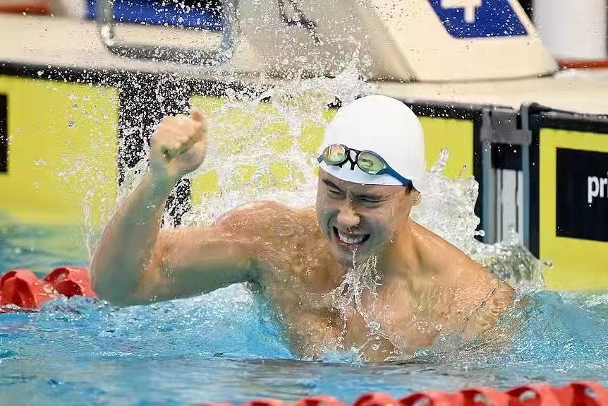 百米48.55秒创纪录，华裔泳将杨旭成澳洲游泳新星（视频/组图） - 1