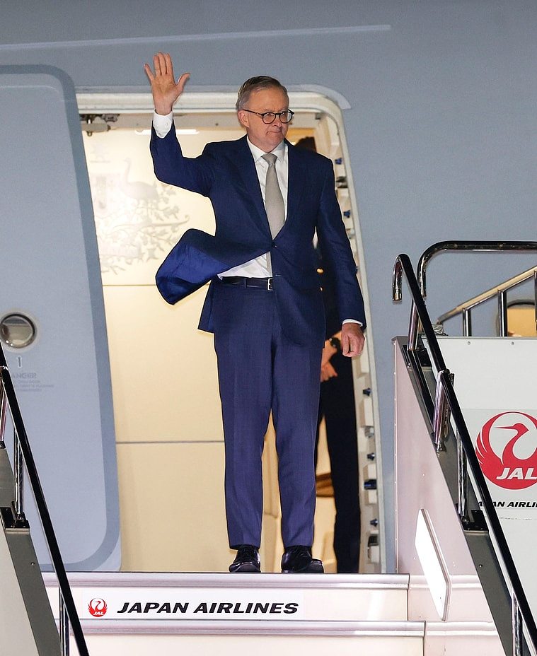 澳洲新总理艾班尼斯（Anthony Albanese）23日搭机抵达东京，准备出席Quad会议。 美联社