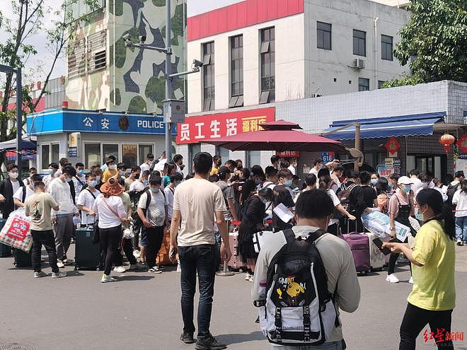 大学生进厂工作一年：转正工资过万 学习最容易（组图） - 3