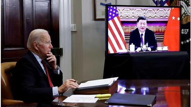 美国总统拜登与中国国家主席习近平于北京时间星期二（11月16日）8点45分开始视频会晤。