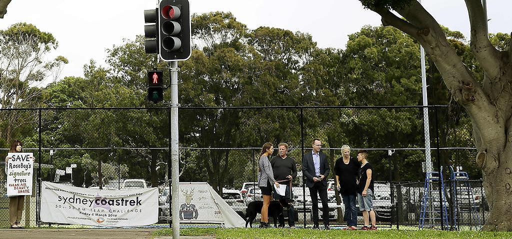 悉尼部分道路雨后留坑无人补，多名司机涉险爆胎！两级政府推责被诟病（组图） - 2