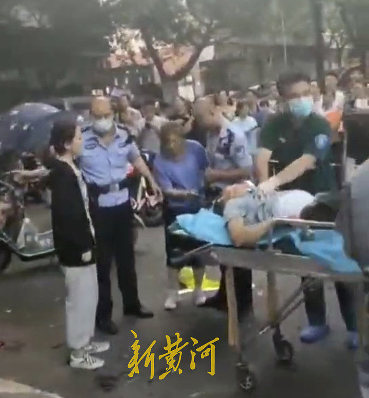 重庆一男子袭警被警察开枪击毙！事件源于电动车剐蹭纠纷？知情人发声（视频/组图） - 3