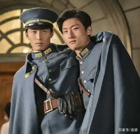 窦骁与替身演员合照，朱磊和他几乎一模一样，说是双胞胎都不夸张（组图） - 3