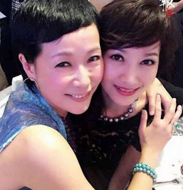 59岁叶童近照显老，结婚32年未产子，老公多次偷吃（组图） - 4