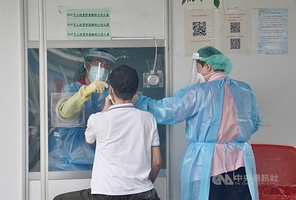 台专家:南部疫情近期达高峰,全台染疫率逾10%后估可降温(图) - 1