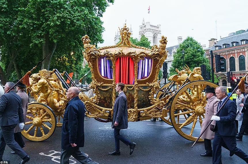 英国女王登基70周年大典2日举行：哈里梅根到场，全英都high起来了！（组图） - 18