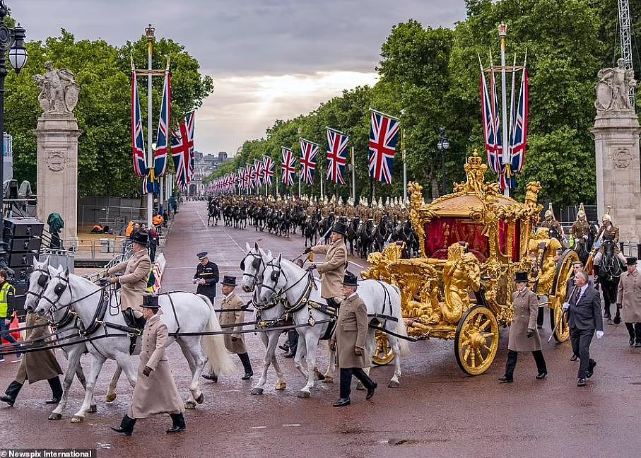 英国女王登基70周年大典2日举行：哈里梅根到场，全英都high起来了！（组图） - 21