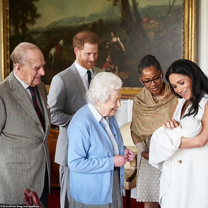 英国女王登基70周年大典2日举行：哈里梅根到场，全英都high起来了！（组图） - 15