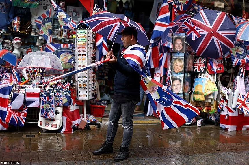 英国女王登基70周年大典2日举行：哈里梅根到场，全英都high起来了！（组图） - 30