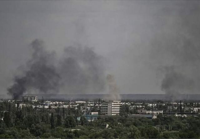北顿涅茨克市过去几周以来一直受到俄罗斯的猛烈轰炸