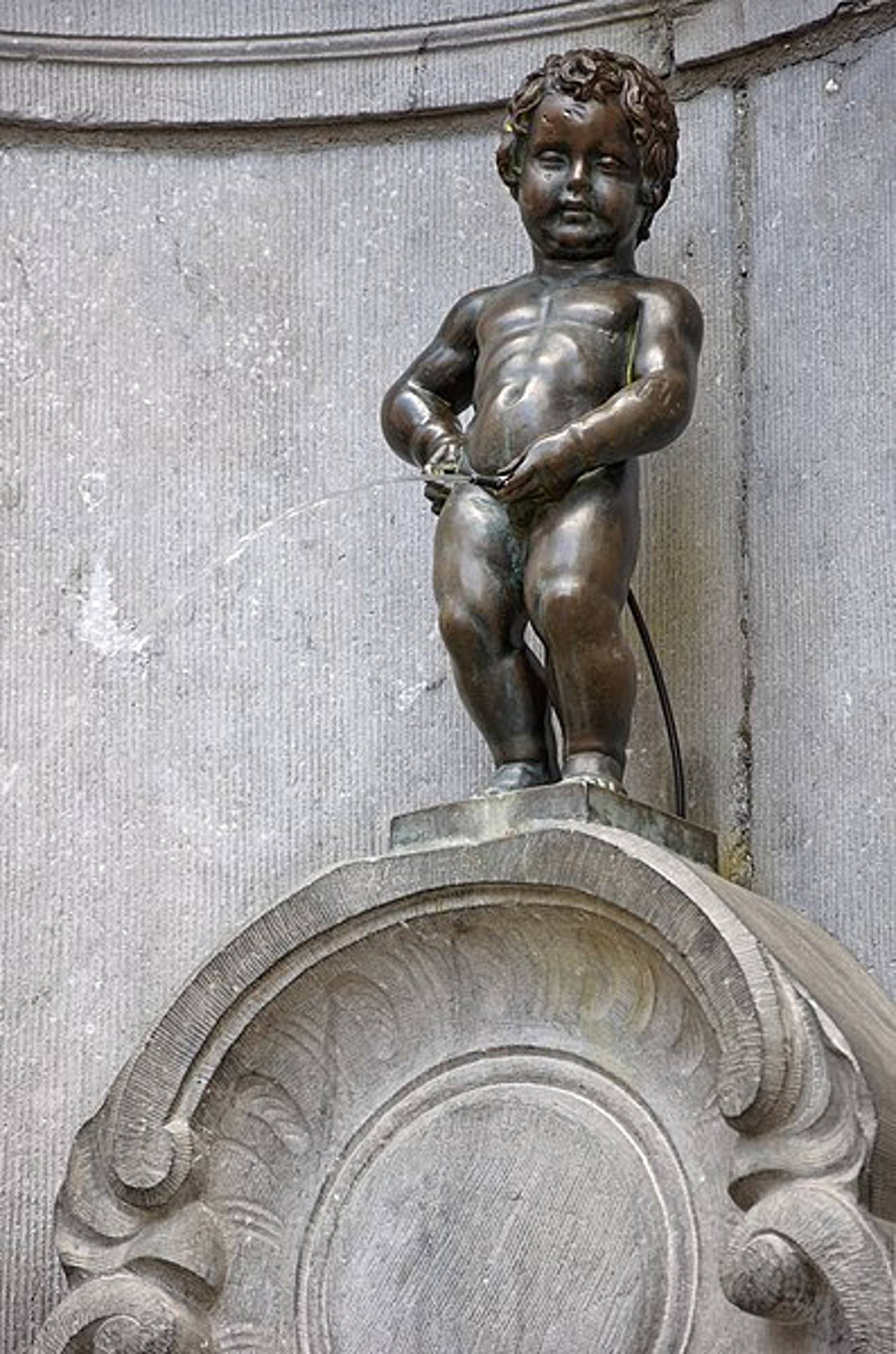 杨红樱周三回应表示，撒尿的男孩是少年英雄小于连（又译为尿尿小童、撒尿小童像等），是全世界知名的艺术品，并建议外界不要谈「性」色变。 （Wikimedia Commons）