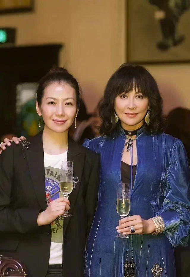 内地男星疑酒店密会香港女星，被拍到手放女方敏感部位！如今儿女双全，日子过得有滋有味（视频/组图） - 16