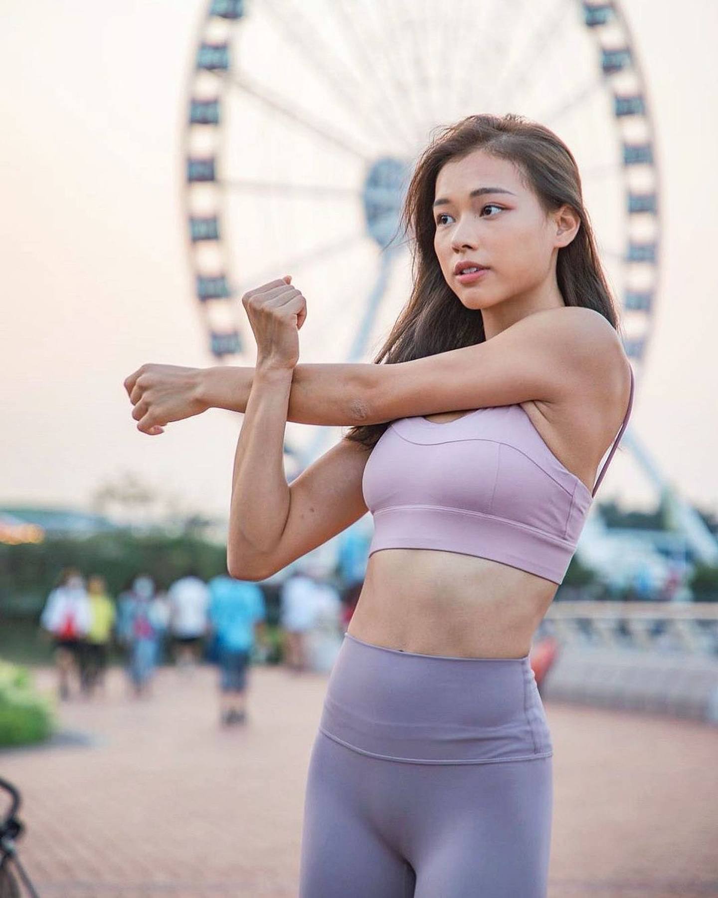 有「狂野空姐」之称的落选港姐廖慧仪（Jessica）亦是瑜伽高手。 （Instagram/@newayyee）