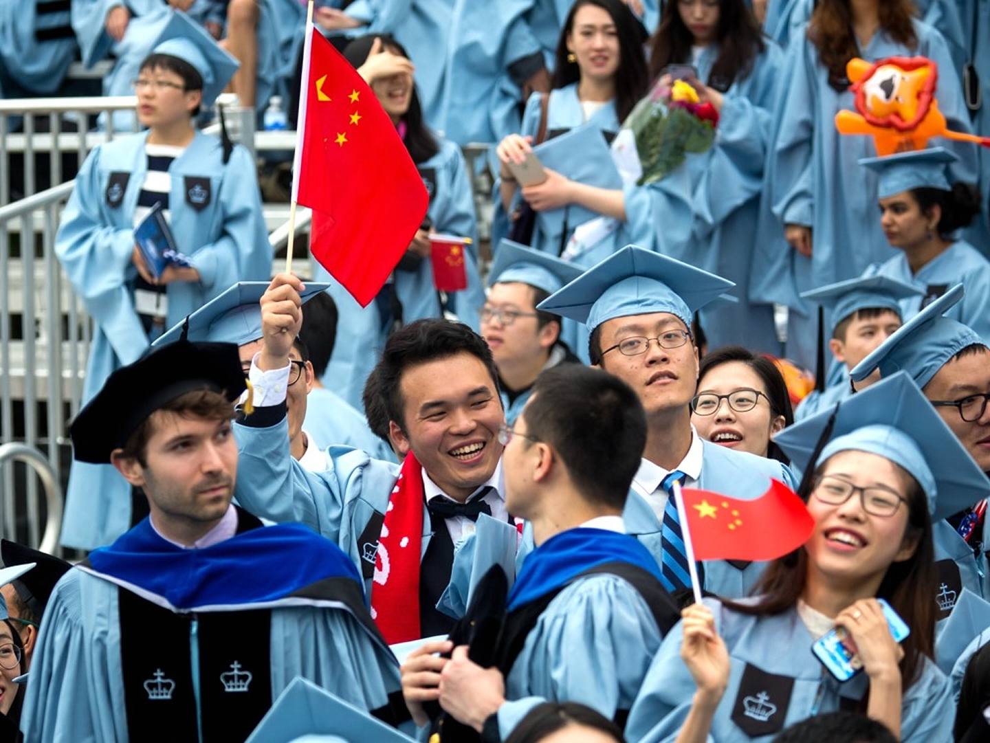 中国留学生增长势头猛劲。 （新华社）