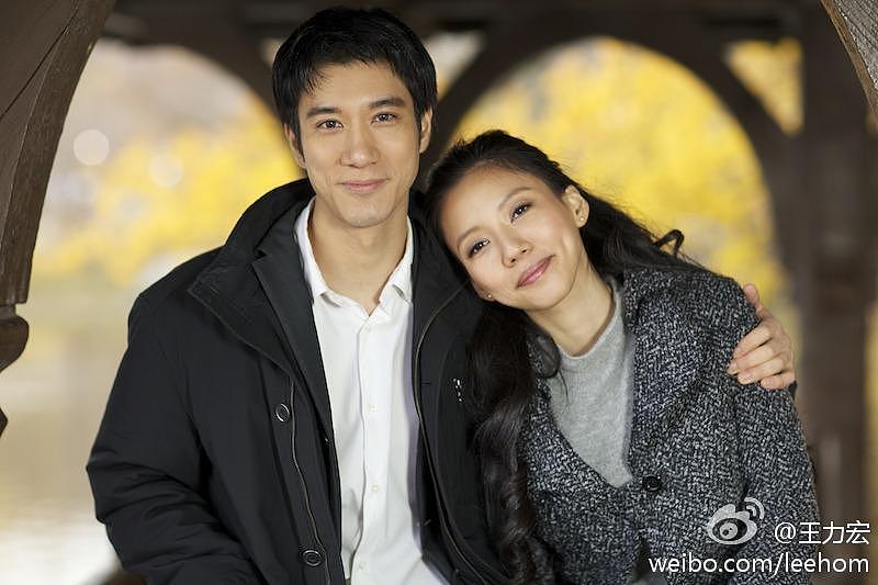 王力宏(左)与李靓蕾持续进行离婚官司。 (取材自微博_
