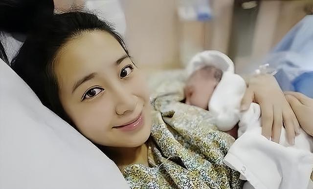 恭喜！香港资深歌手突然宣布产下第三胎，怀孕期间全程保密（组图） - 8