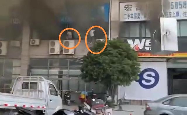 杭州临平火灾现场曝光，有人跳楼自救逃生，有人被烧得衣不蔽体（组图） - 5