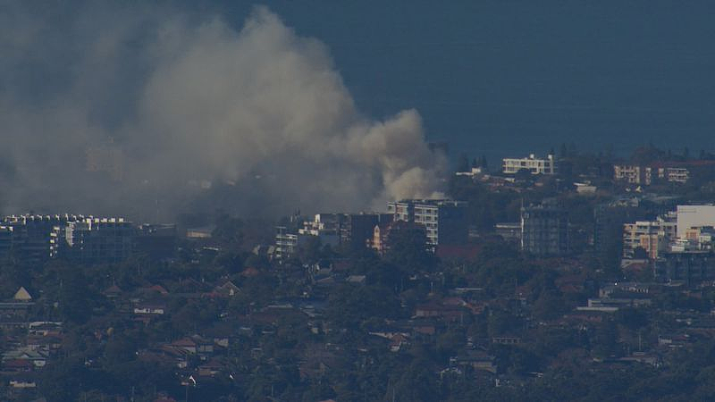 悉尼一仓库起火，浓烟滚滚！周围居民紧急疏散，交通受阻（组图） - 2