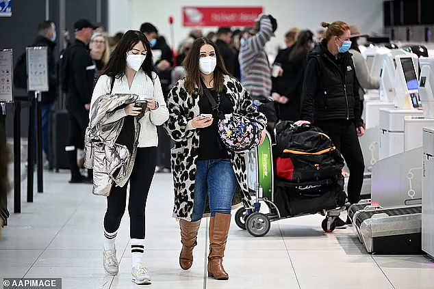 澳洲机场强制口罩令周五起取消，机上乘客仍需佩戴（组图） - 2