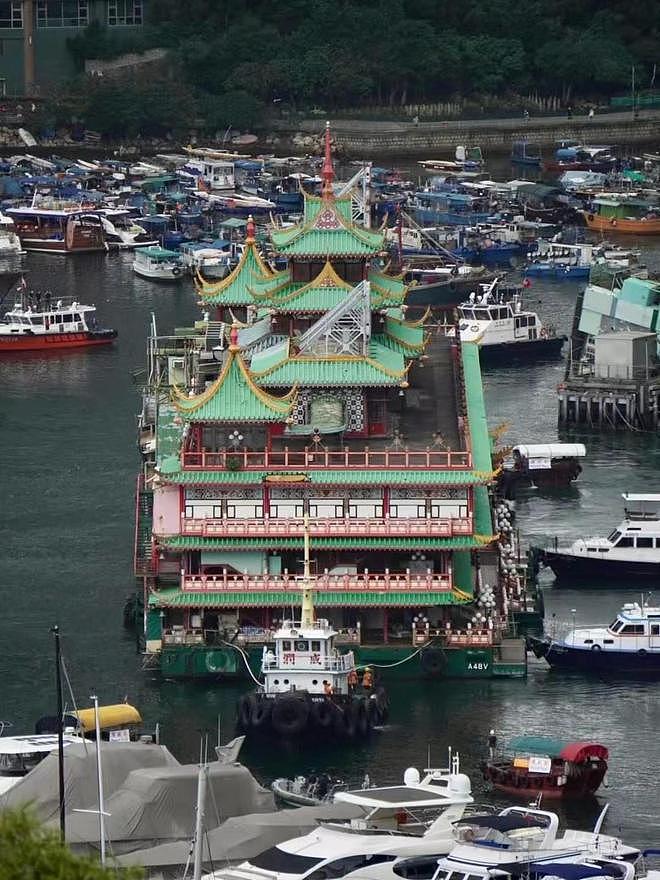 珍宝海鲜舫驶离香港，曾是《食神》《无间道2》等众多港片取景地（组图） - 2