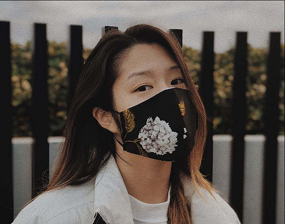 maskwoman.png,0