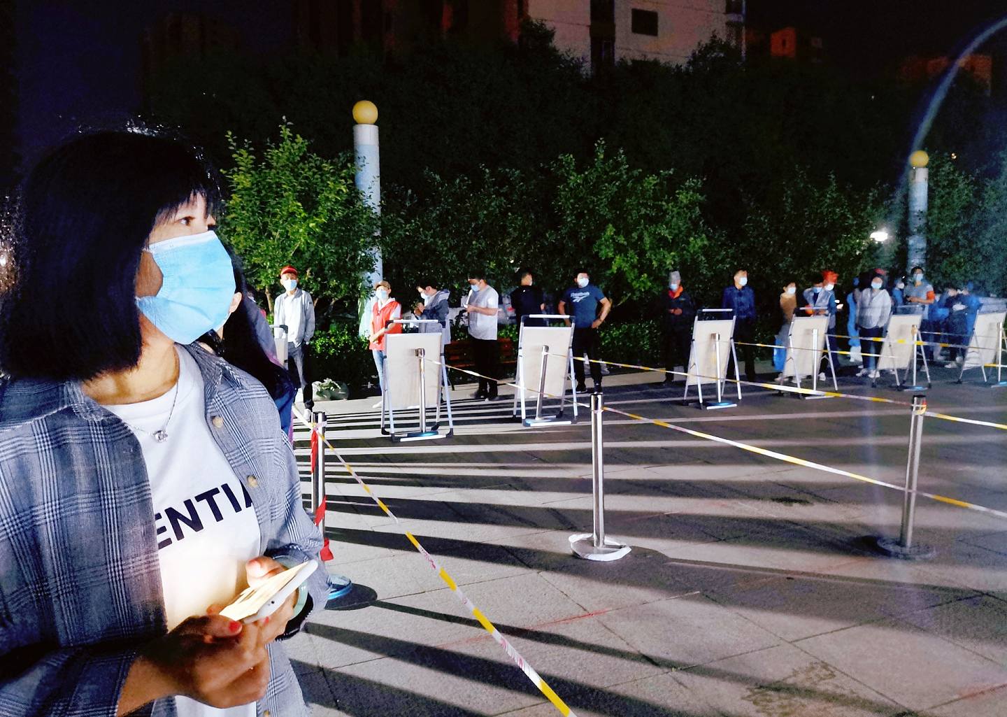 圖為5月21日，天津連夜開展全員核酸檢測。（新華社）