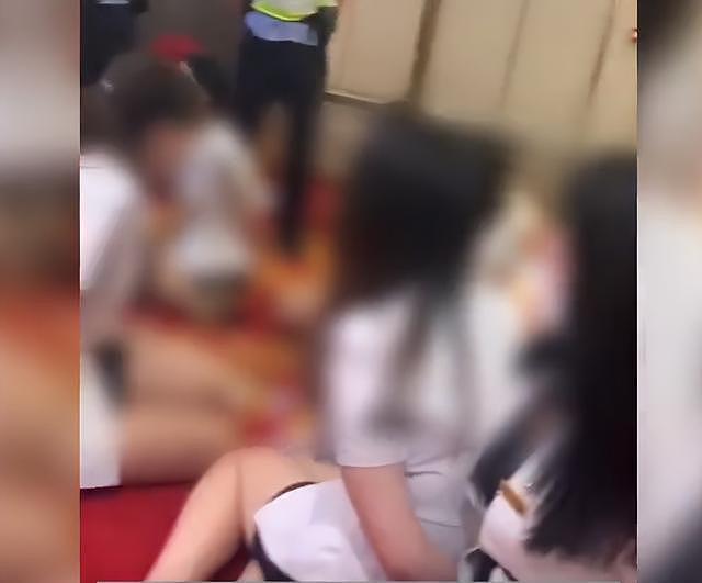 佛山扫黄，一酒店KTV10余妙龄女被反绑坐地上（视频/组图） - 2