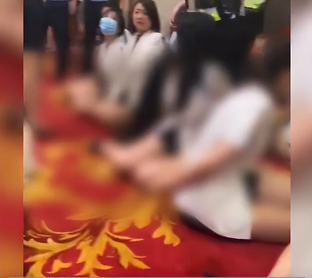 佛山扫黄，一酒店KTV10余妙龄女被反绑坐地上（视频/组图） - 3